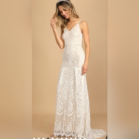 Lulu's flynn white lace maxi dress in ivory. - Picture 2 of 7